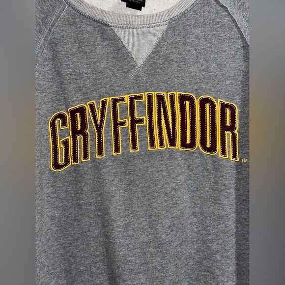 Universal Studios Wizarding World of Harry Potter Gryffindor Sweatshirt Womens M - Picture 2 of 8